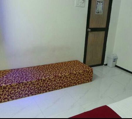 New Metro Guest House Bombaim Exterior foto