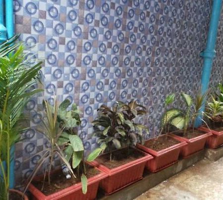 New Metro Guest House Bombaim Exterior foto
