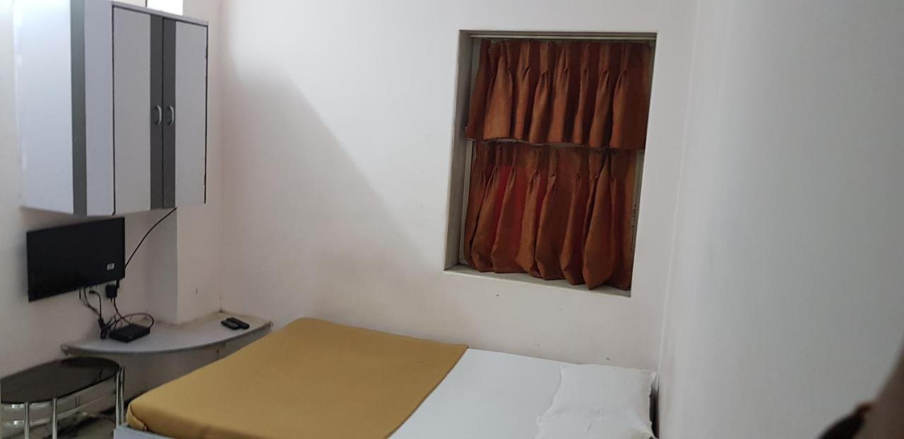 New Metro Guest House Bombaim Exterior foto